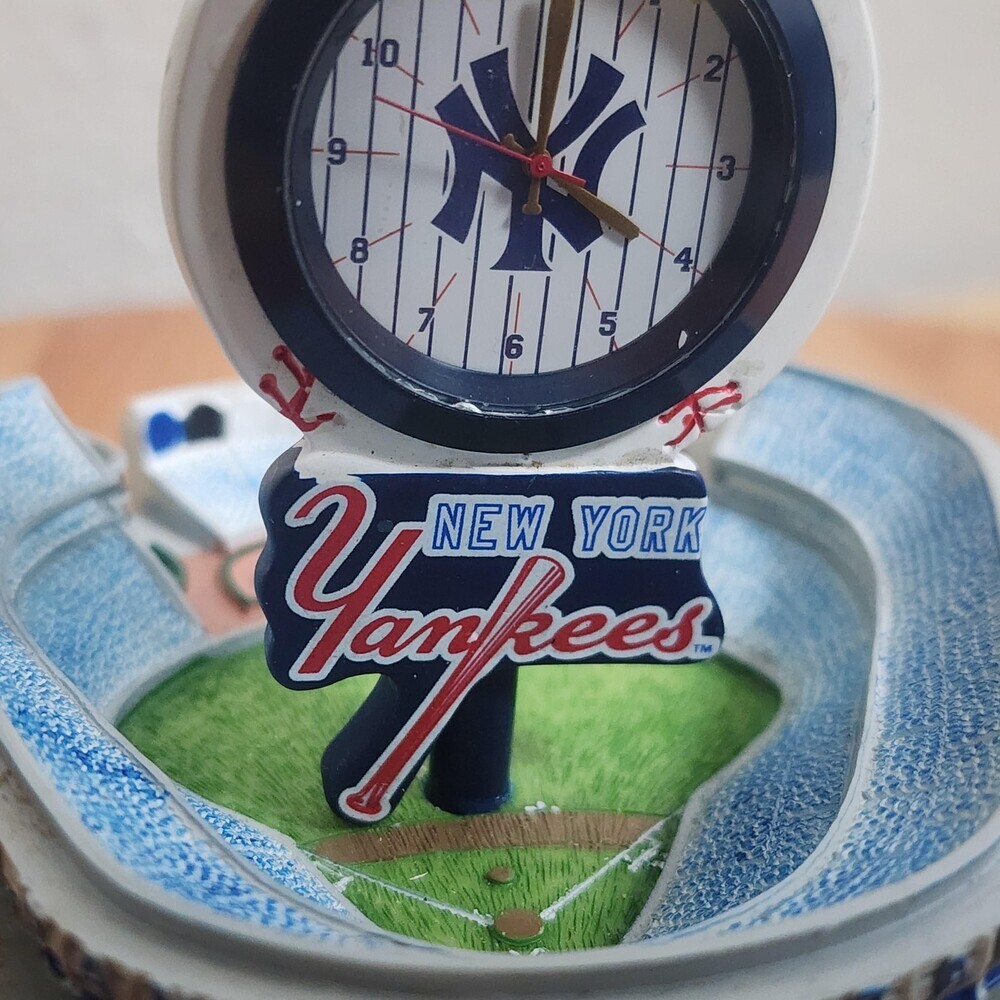 New York Yankees Clock Yankee Stadium Blue MLB Baseball Forever Collectibles - Picture 4 of 8